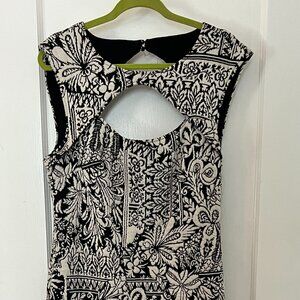 New Anthropologie Knit Black and While Floral Dress (L)